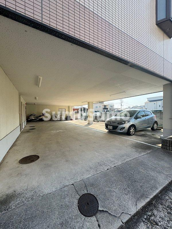 アクシス板宿の駐車場|駐車場完備です