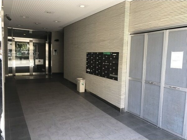アイビス新梅田のエントランス|毎日通るエントランスはこのようになっています
