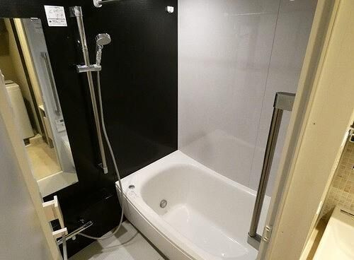 ライオンズミレス蔵前の浴室