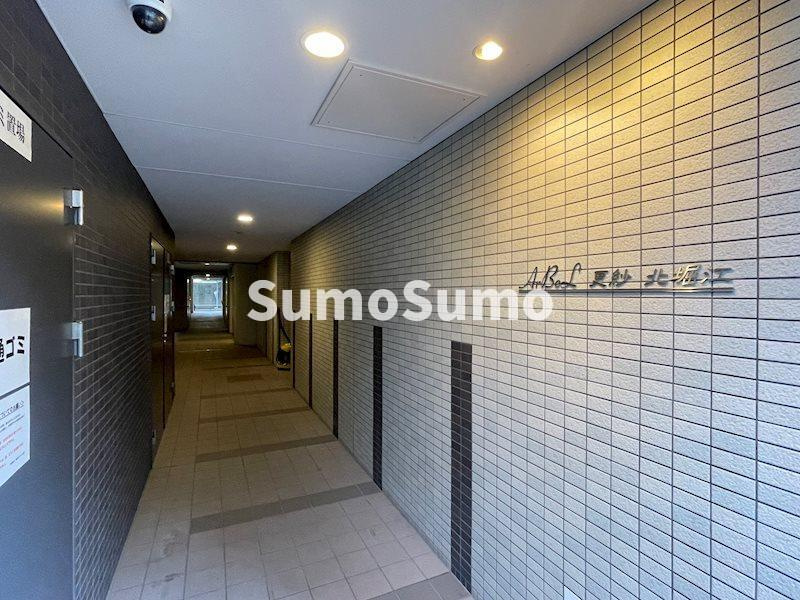 アーベル更紗北堀江のエントランス