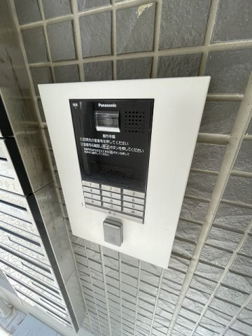 アジョーレレジデンスJR西宮駅前のエントランス