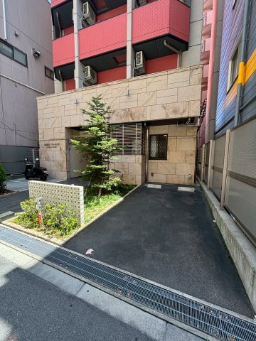 アクアプレイス上本町の駐車場
