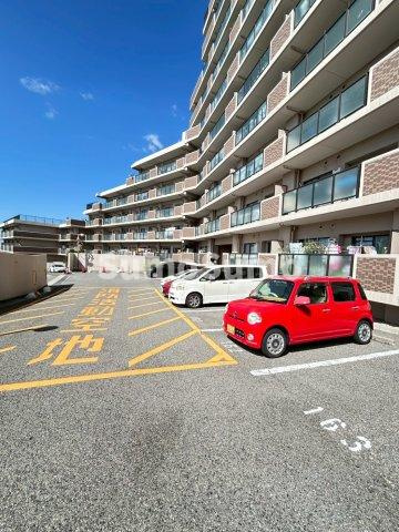 グランプレステージ西神戸の駐車場|カースペースがあります