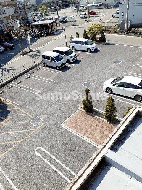 グレイスコートの駐車場|駐車場完備です