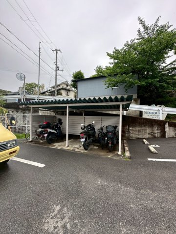 グリーンヒル名谷の駐車場