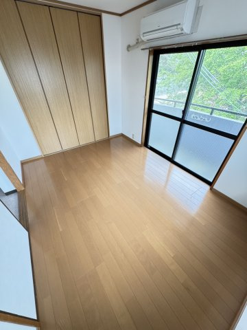クレーン奥山の洋室