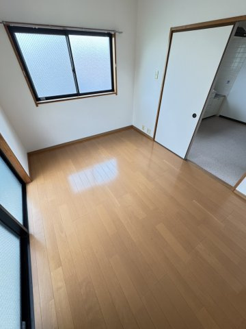 クレーン奥山の洋室