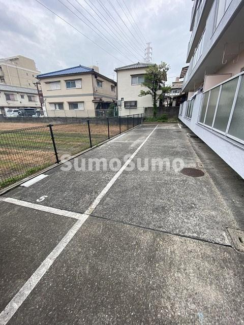 アネックス武庫之荘(南武庫之荘5丁目)の駐車場