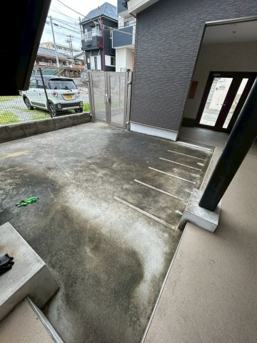 クリアパール垂水の駐車場