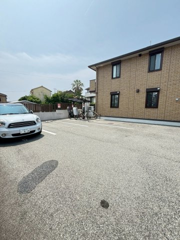 アトリオコートあかしの駐車場