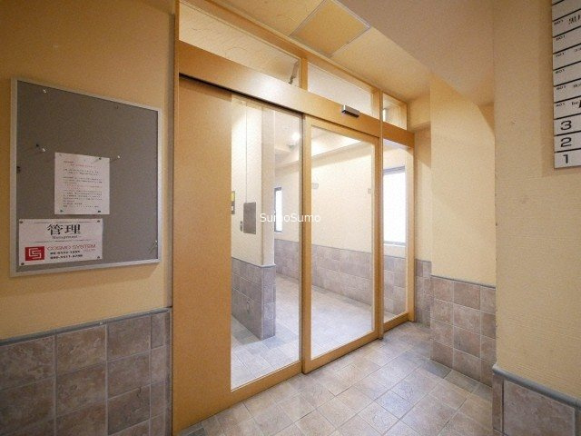 アスティナ御堂筋本町のエントランス