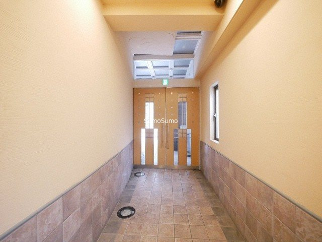 アスティナ御堂筋本町のロビー