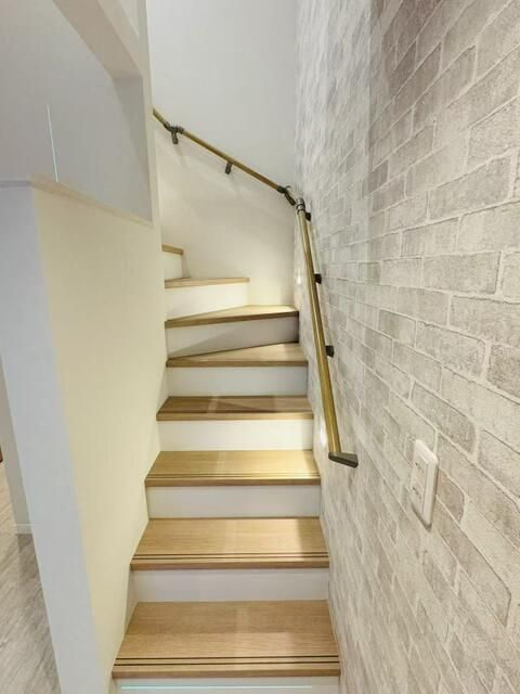 墨田区八広五丁目貸し戸建のその他|階段