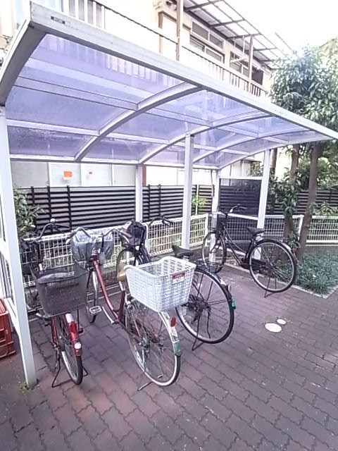 アバンサールA棟の外観