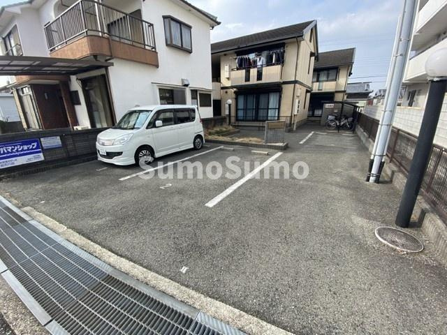 アサンテB棟の駐車場|カースペースがあります