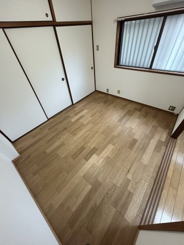 グリーンマンションの居間・リビング