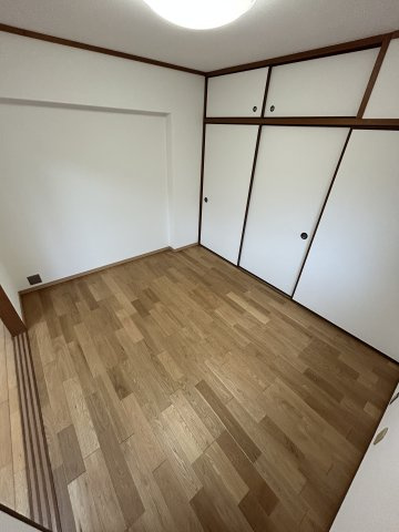 グリーンマンションの居間・リビング