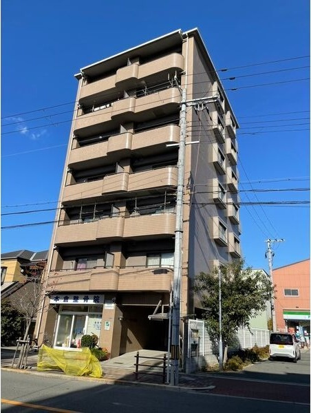 グレイスヴィラ姫島【初期費用減額キャンペーン1,800円で入居可!?】の外観|駐車スペースもあります