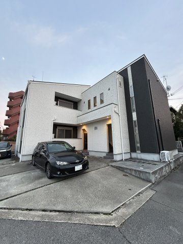 アジール・アンの駐車場