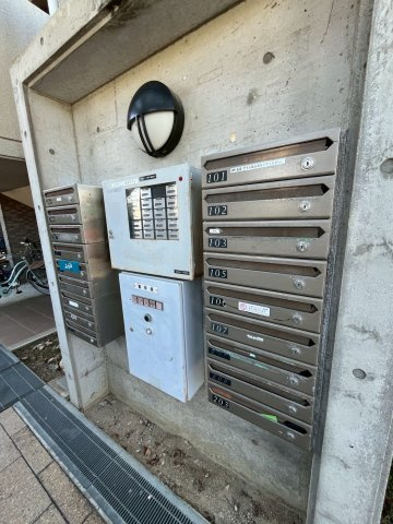 アイズ甲東の外観
