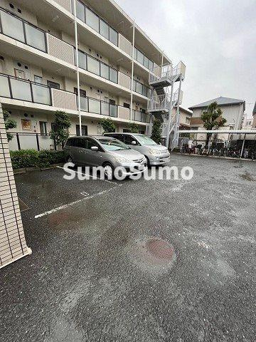 グレース千鳥の駐車場