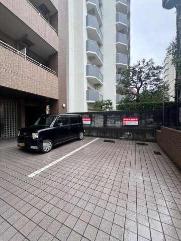 アスライフ湊川公園の駐車場