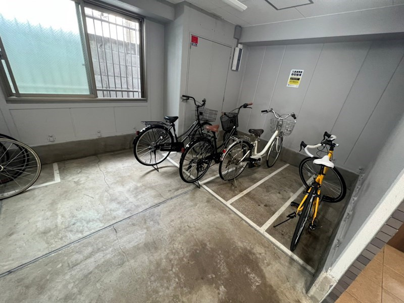 グランパシフィック恵美須西の駐車場|外観です