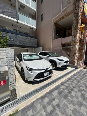 アドバンス神戸セラフィムの駐車場