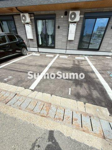 グランフォート明石城北の駐車場|車をお持ちの方に嬉しい駐車場付きの物件です