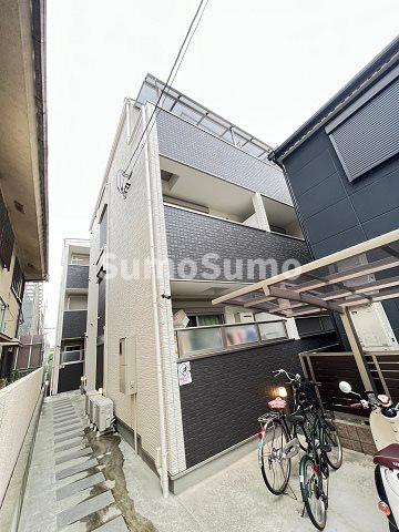 クリエオーレ次屋の外観