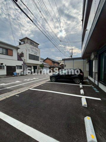 グランフォート明石城北の駐車場|駐車場があるので、車を買う予定の方も安心です