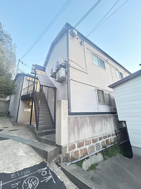 アコルデパルク中山手のエントランス