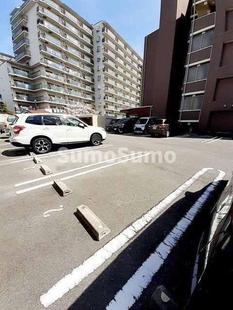 グランブルⅢの駐車場