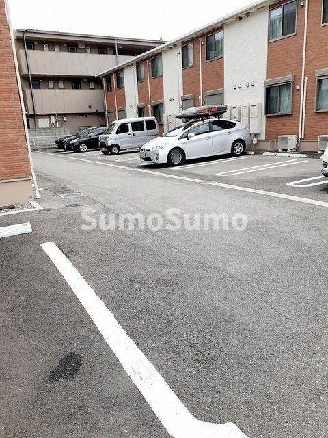 グレースＮＥＯ壱番館Ａの駐車場