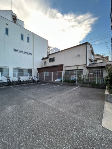 クレアドル須磨Ⅲの駐車場