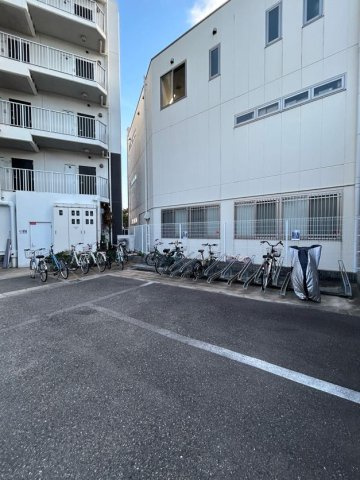 クレアドル須磨Ⅲの駐車場
