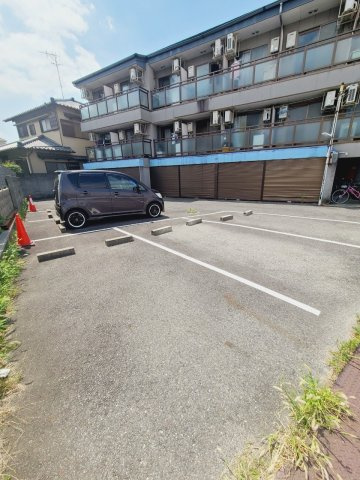 グランベガ学文殿の駐車場