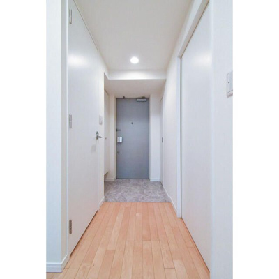 【玄関】 | ルクレ新川レジデンス | 収納もある玄関です