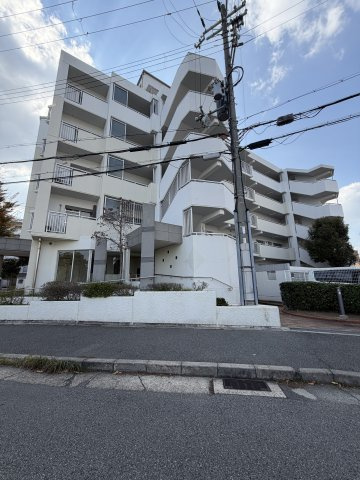グリーンヒルズ鷹取１号棟の外観