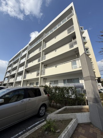 グリーンヒルズ鷹取１号棟の外観