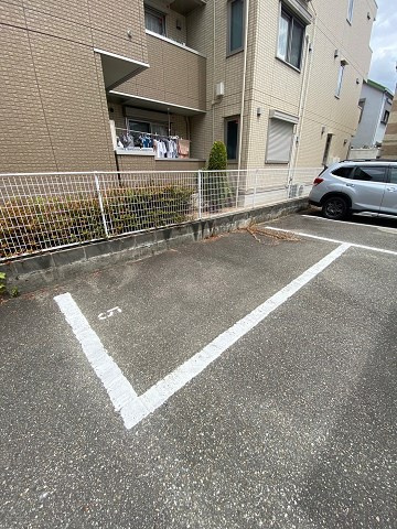 クリスタルパレスの駐車場