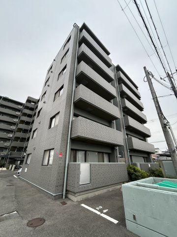 グランピアウエストの外観|外観は落ち着いています