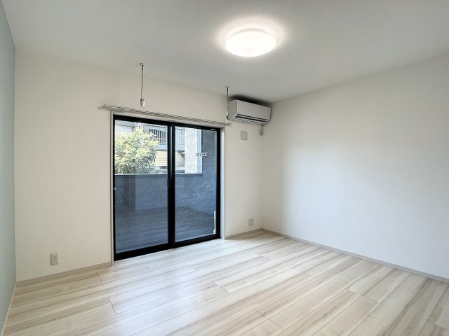 コンフォート川口の洋室