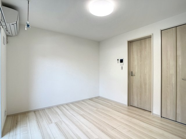 コンフォート川口の洋室