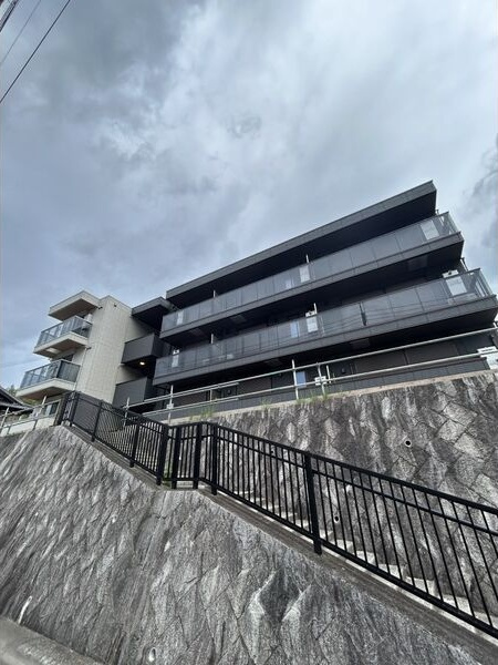 ザ・アパートメント谷上の外観