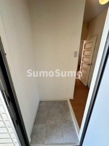 コントラーダ逆瀬川 の玄関