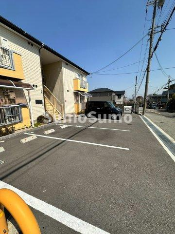 コントラーダ逆瀬川 の駐車場