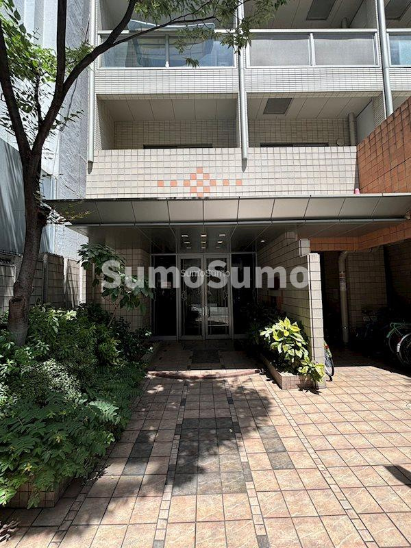 コンフォｰトレジデンス御堂筋本町のエントランス|建物の内部です