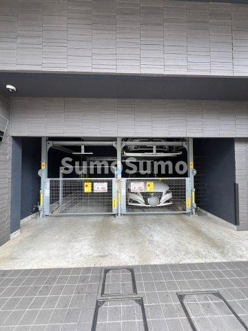 コンフォリア北堀江一丁目の駐車場|駐車場に車を止められます