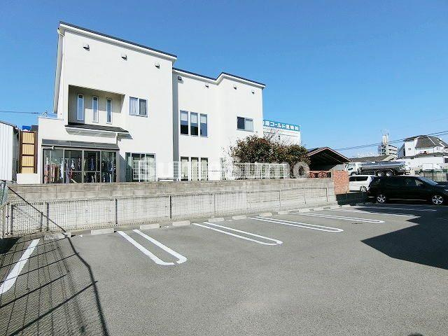 さくら弐番館の駐車場